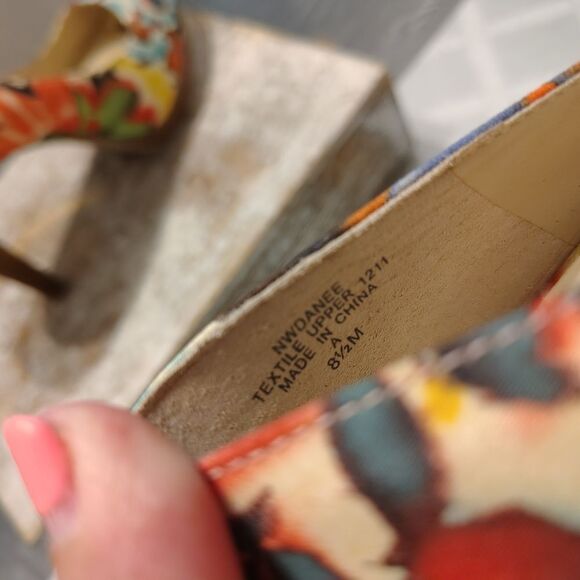 Nine West Red and Orange Blue Peep Toe Sling Back Heels Size 8.5. A3 - Picture 6 of 7
